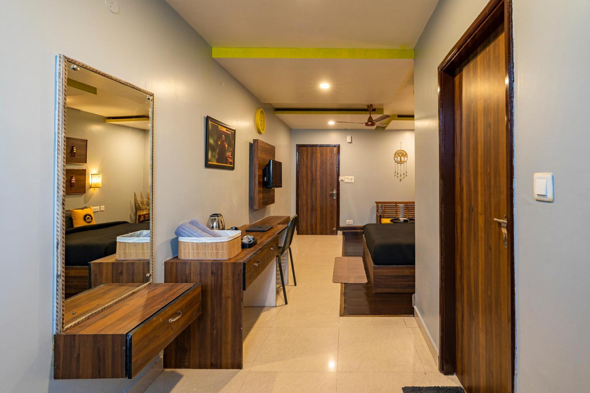 The Hosteller Mcleodganj, Mall Road McLeod Ganj Exterior photo